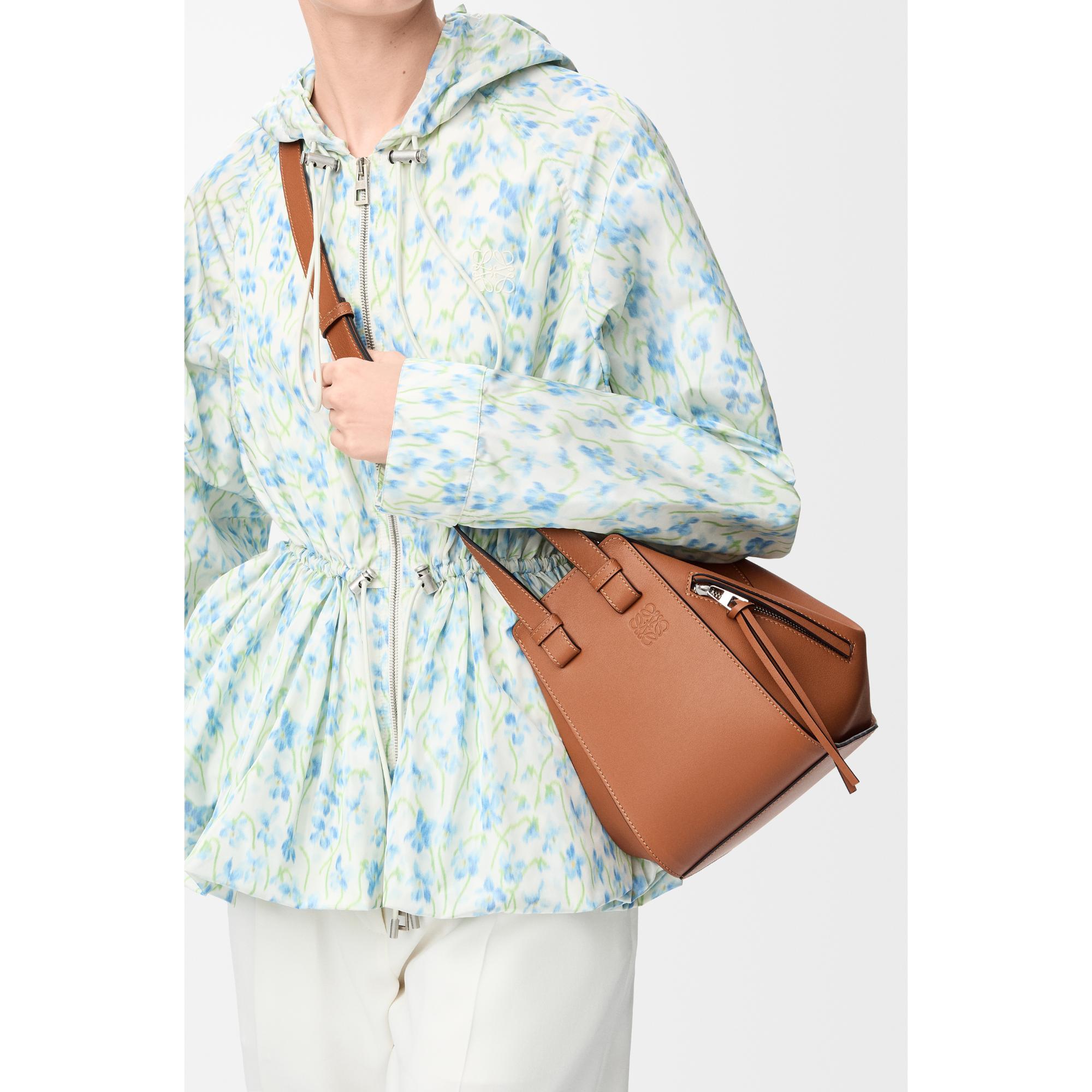 HAMMOCK COMPACT BAG_CLASSIC CALF_TAN