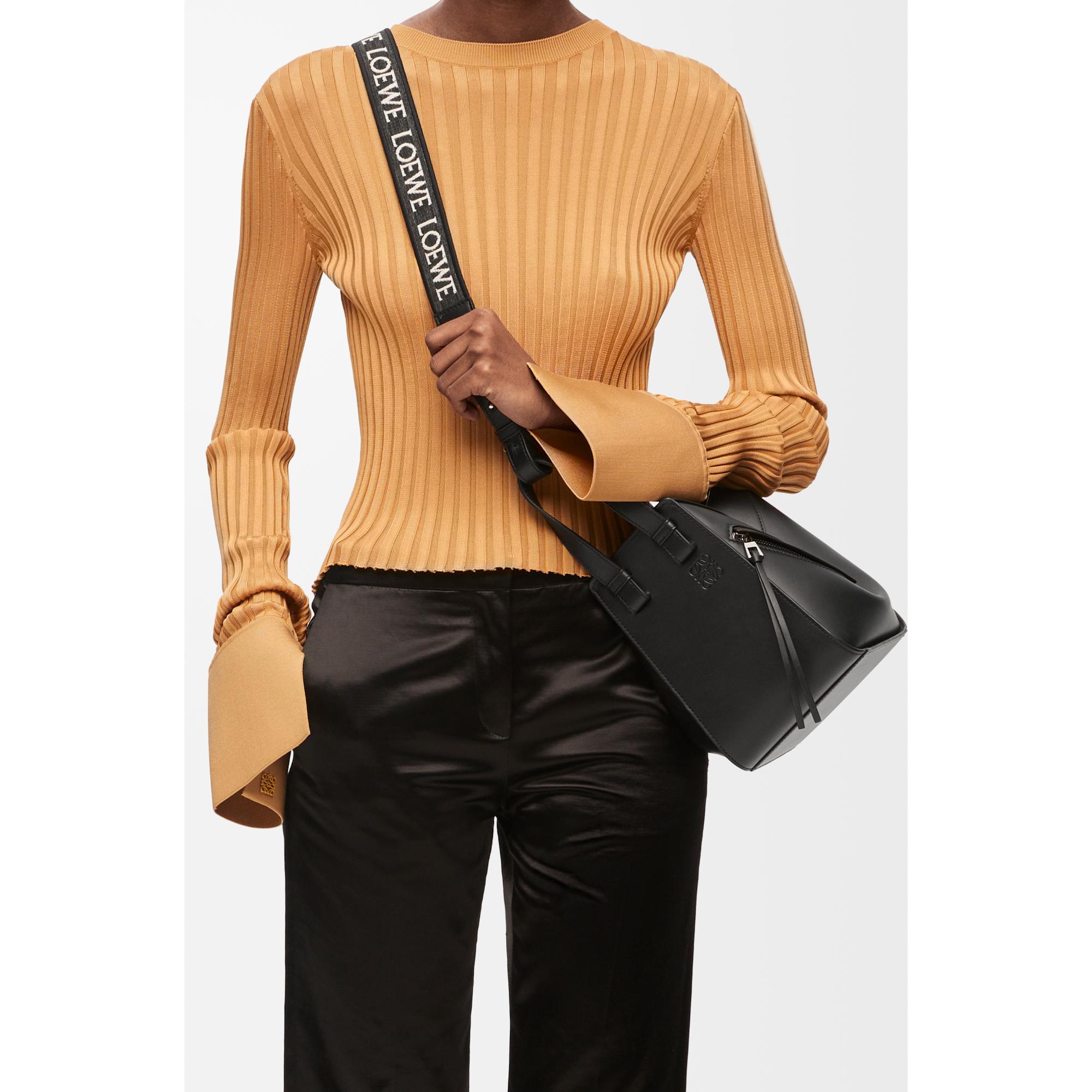 HAMMOCK COMPACT BAG_SATIN CALF_BLACK