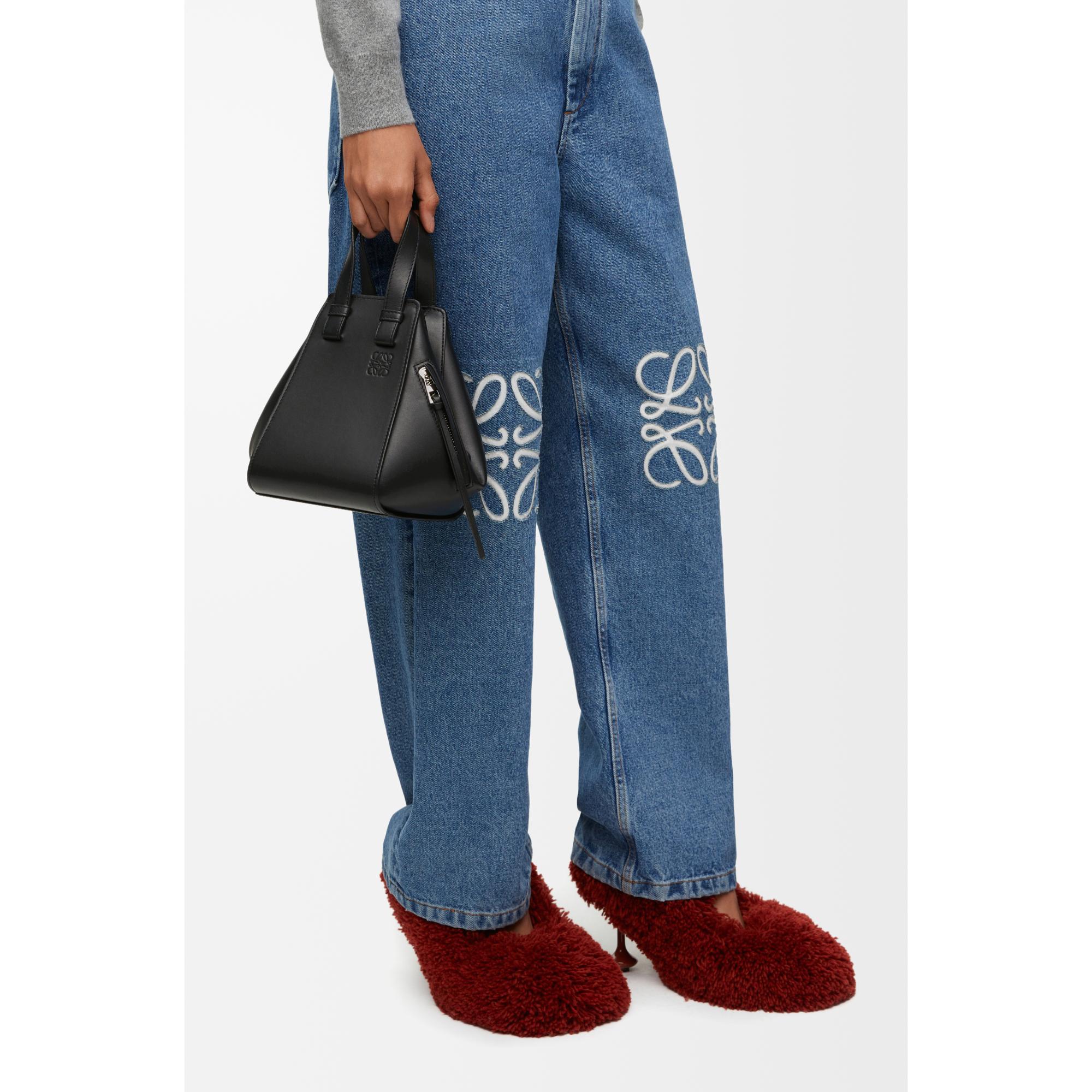 HAMMOCK COMPACT BAG_SATIN CALF_BLACK