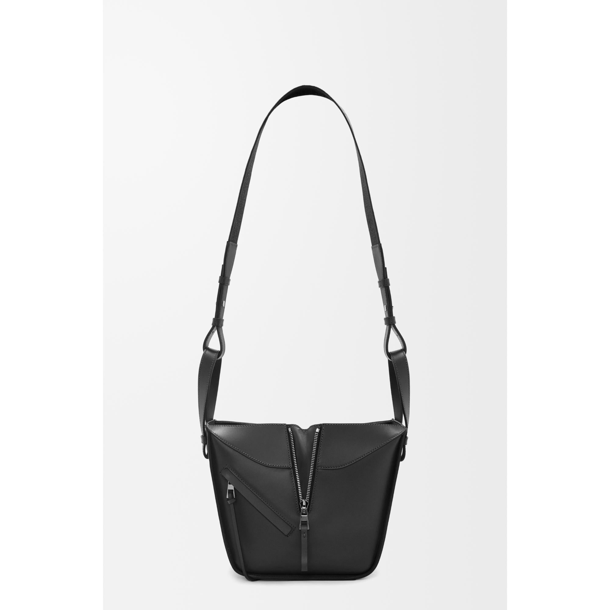 HAMMOCK COMPACT BAG_SATIN CALF_BLACK