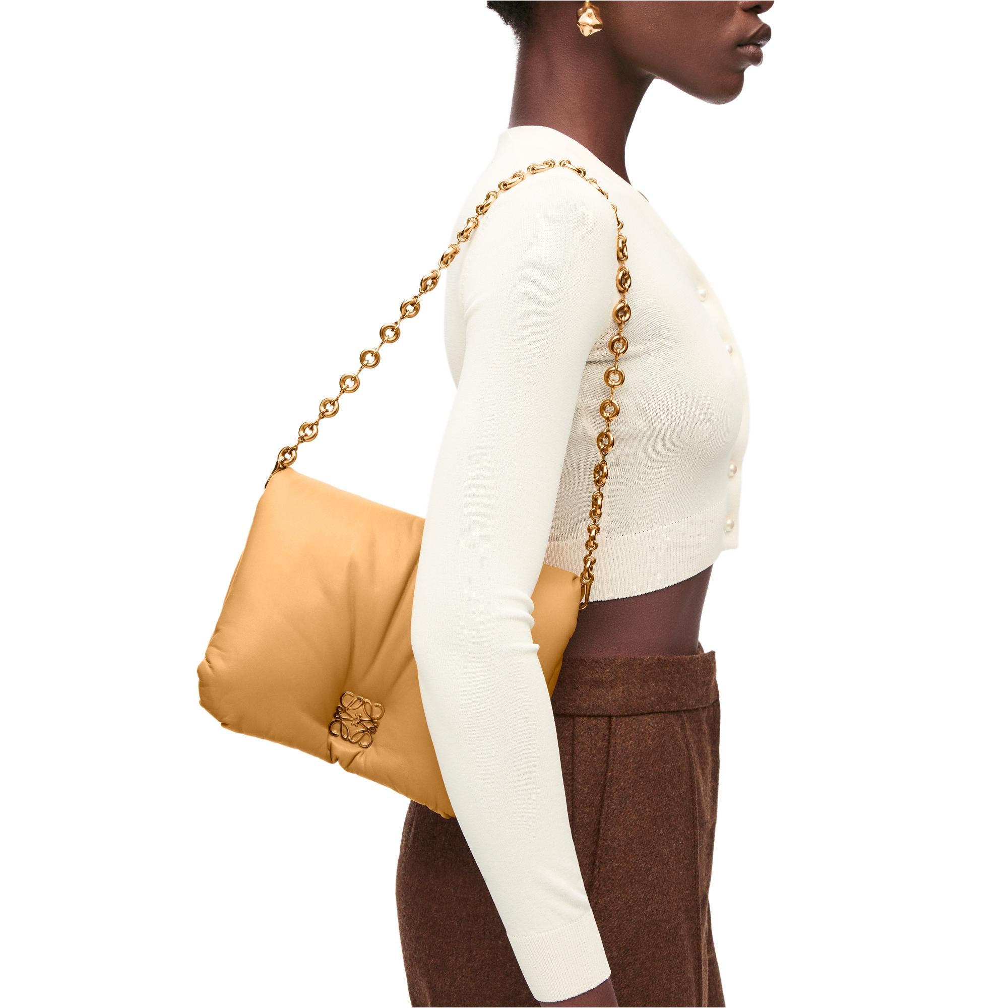 GOYA PUFFER BAG_SHINY NAPPA LAMBSKIN_CAMEL