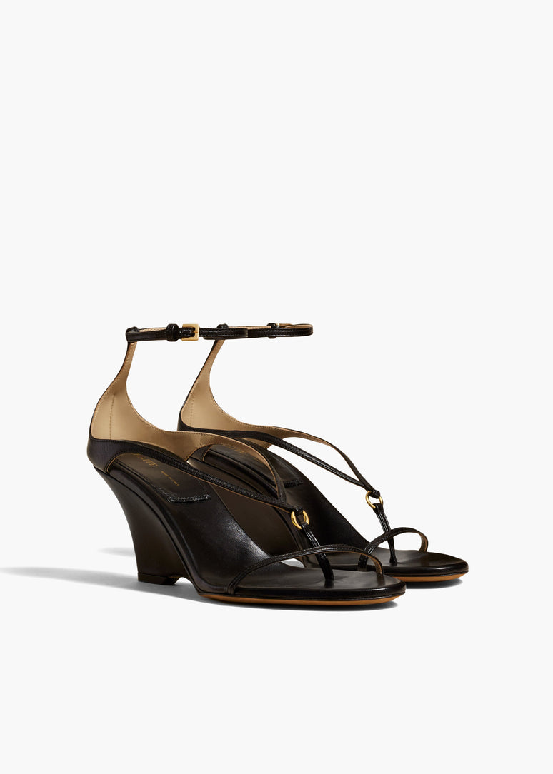 마리온 스트래피 웨지 샌들 블랙 가죽