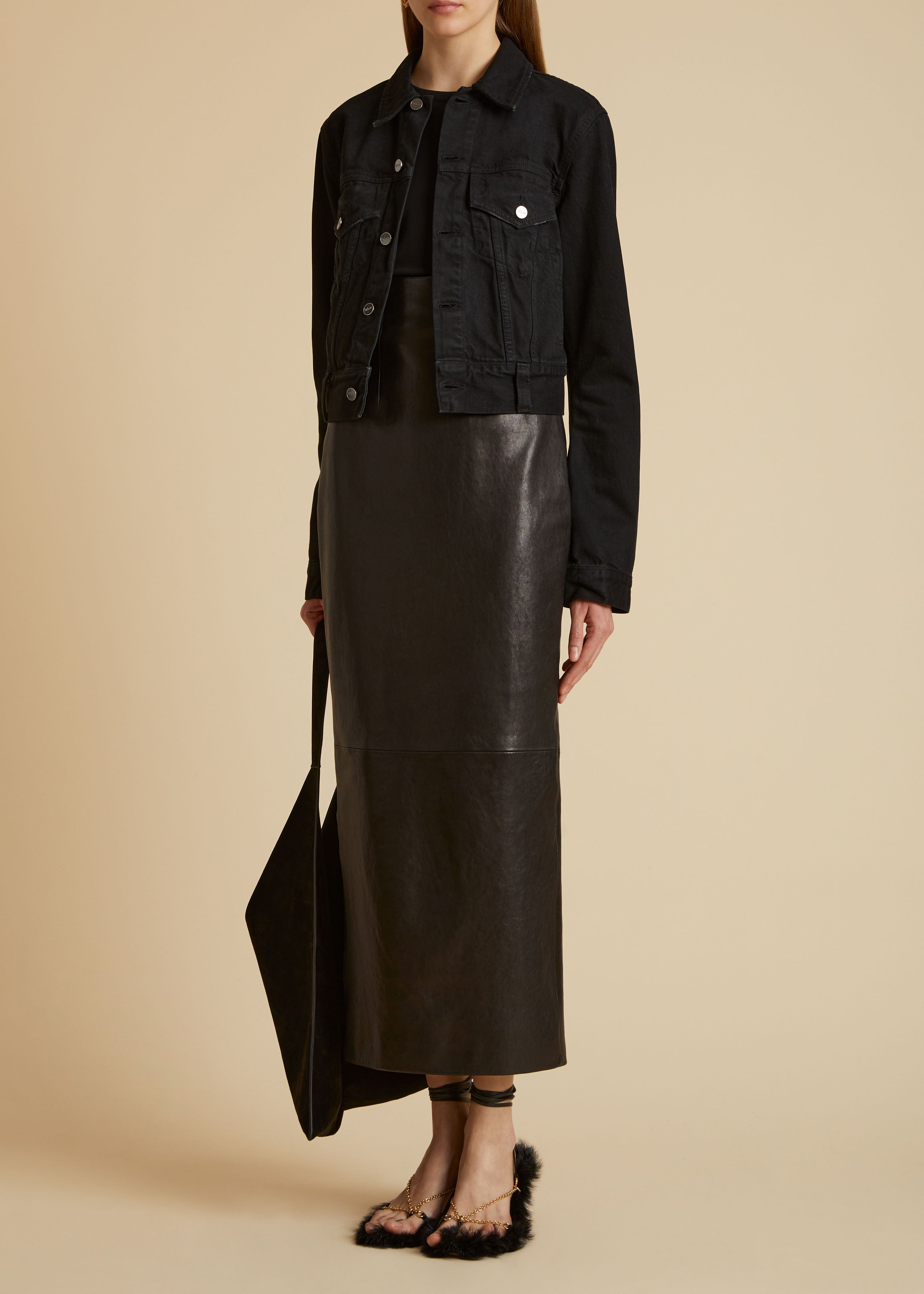 사라 토트 블랙 스웨이드