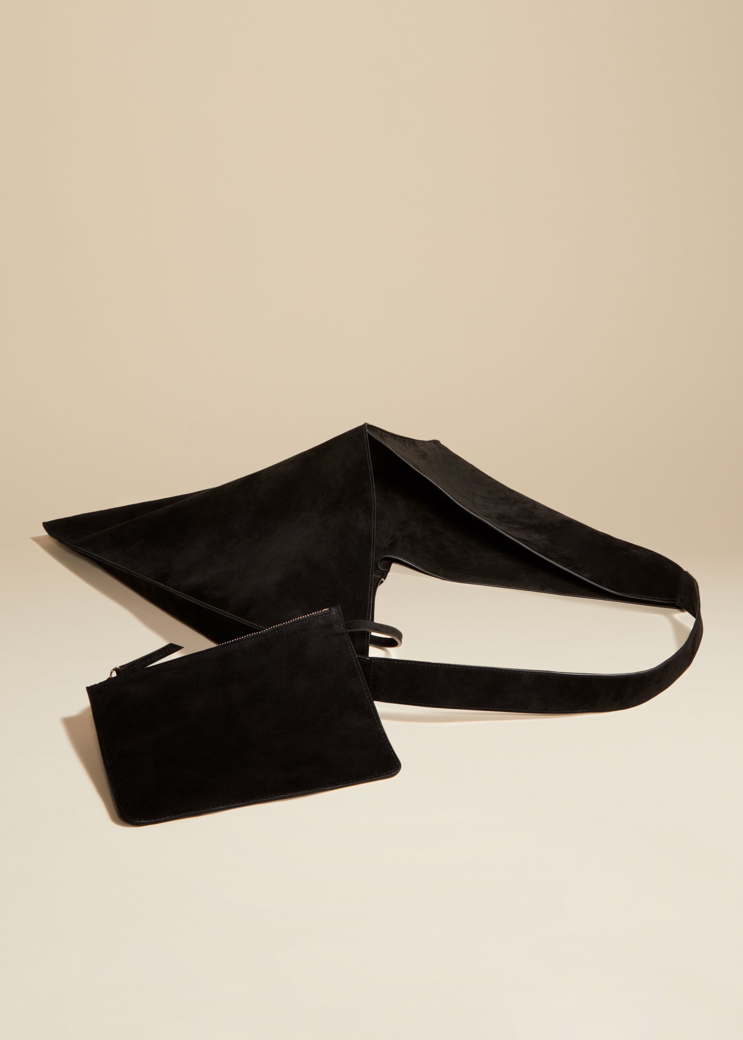 사라 토트 블랙 스웨이드